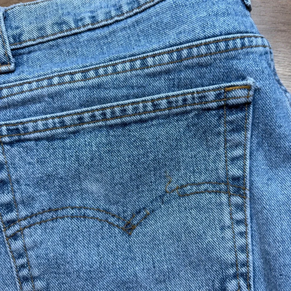 Vintage Levi's 550 Denim Shorts Men 36 Relaxed Fit Stone Wash Made USA Jorts 90s